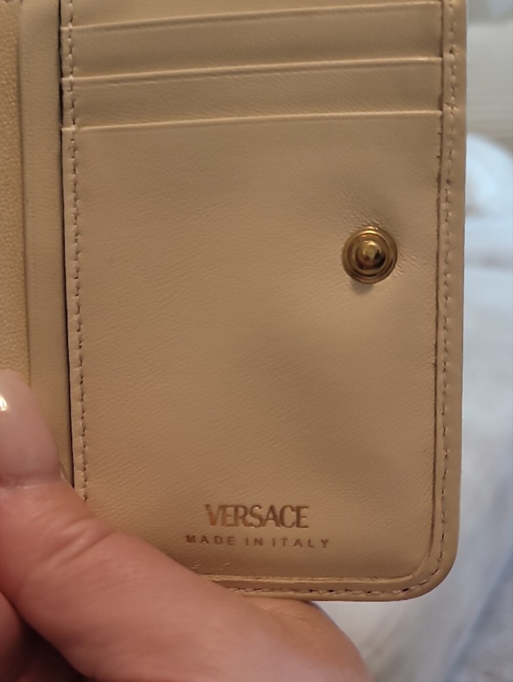 Versace Medusa Ivory Quilted
Leather Bifold Wallet - Picture 9 of 15